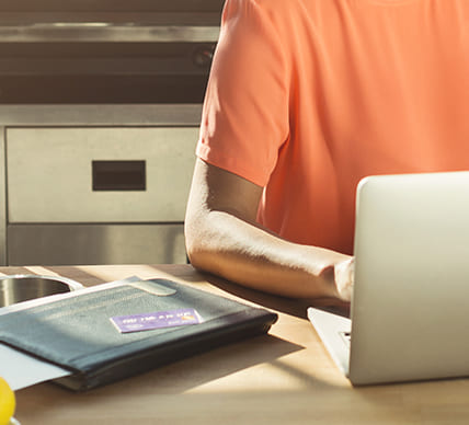 woman using credit card